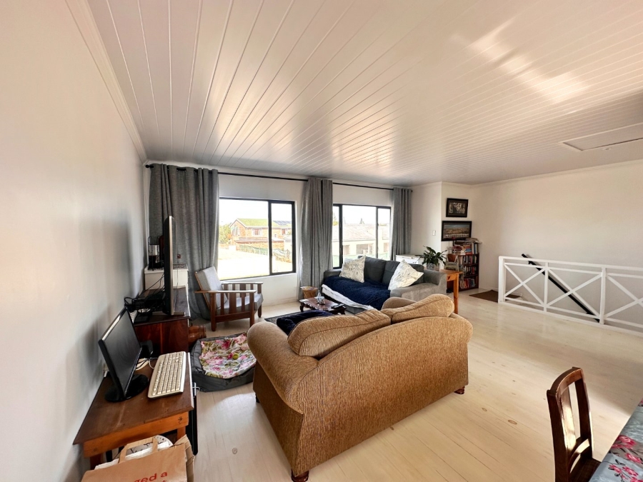 5 Bedroom Property for Sale in Fraaiuitsig Western Cape